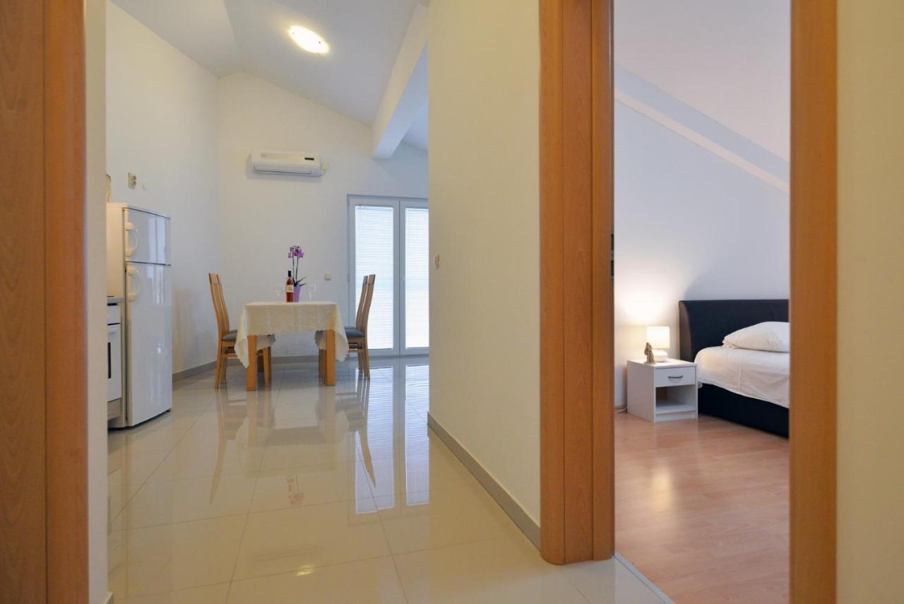 Apartmani Vedrana, Murter Exterior foto
