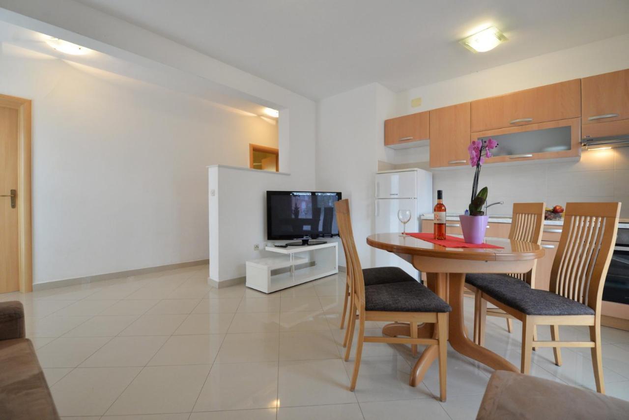 Apartmani Vedrana, Murter Exterior foto