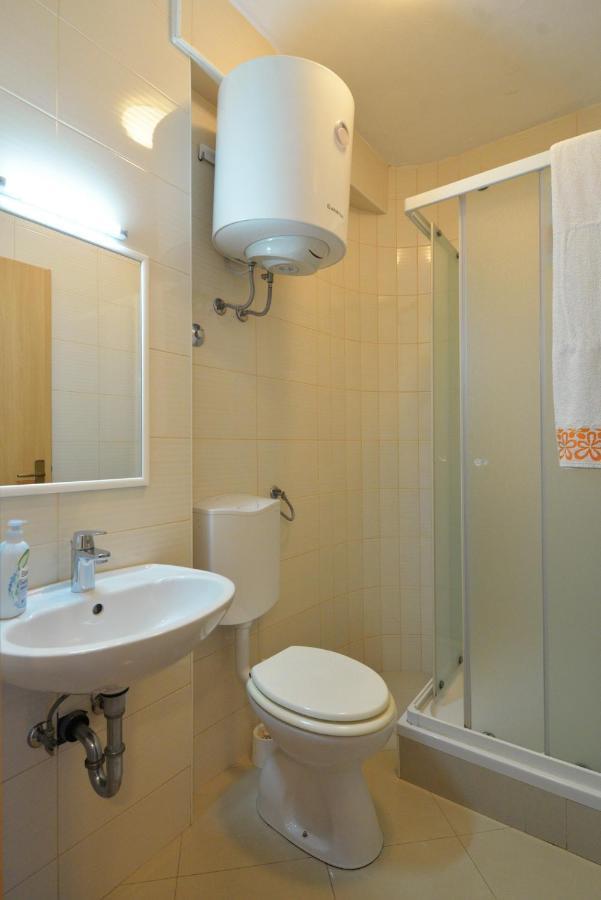 Apartmani Vedrana, Murter Exterior foto