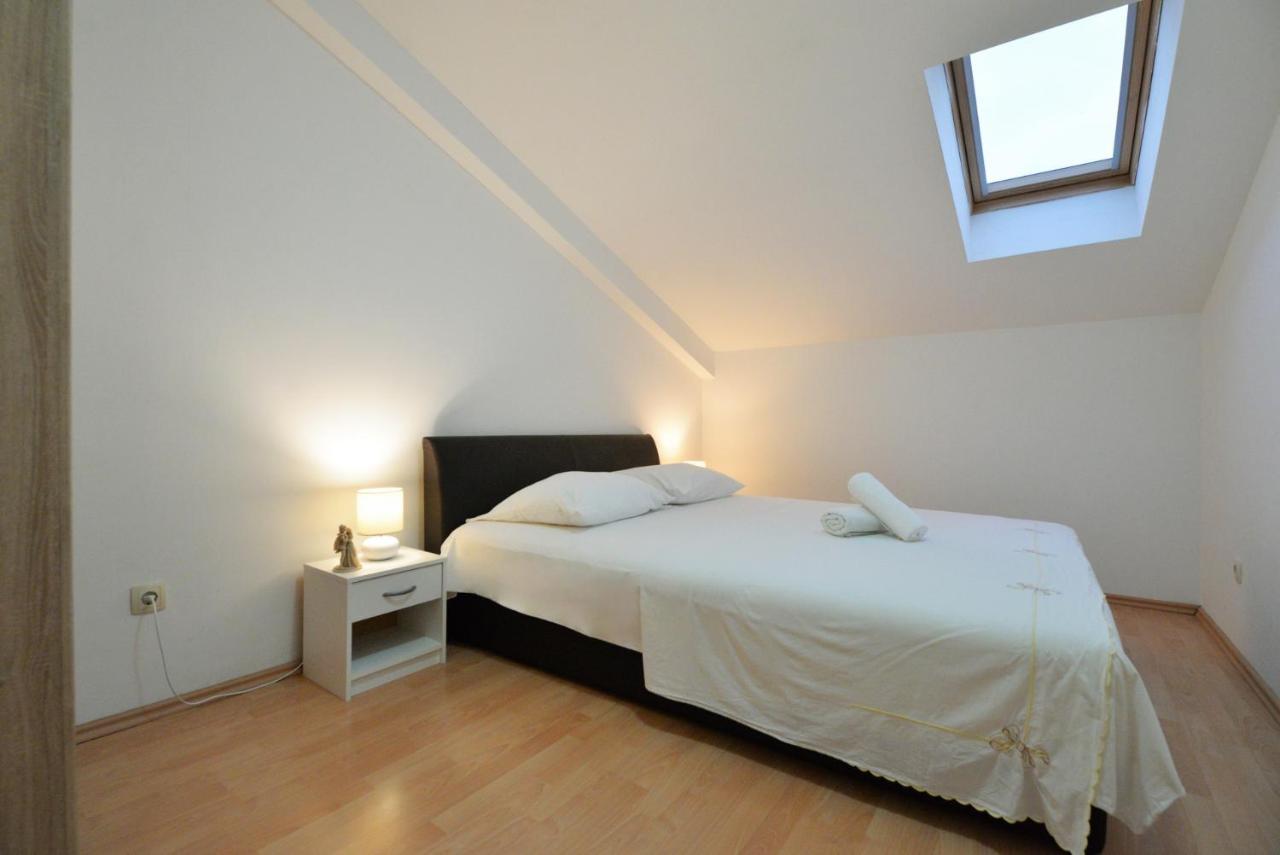 Apartmani Vedrana, Murter Exterior foto