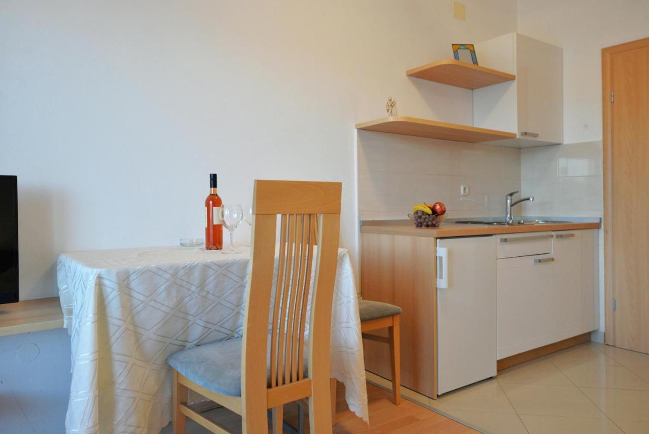 Apartmani Vedrana, Murter Exterior foto