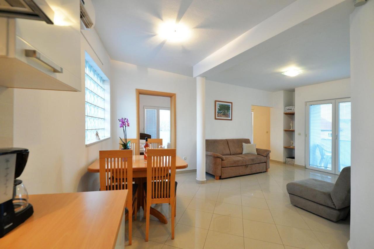 Apartmani Vedrana, Murter Exterior foto
