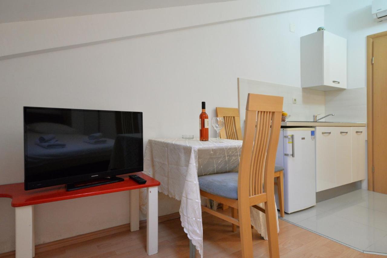 Apartmani Vedrana, Murter Exterior foto