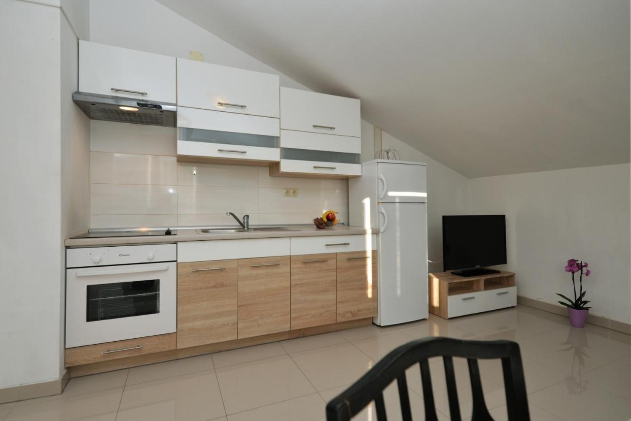 Apartmani Vedrana, Murter Exterior foto